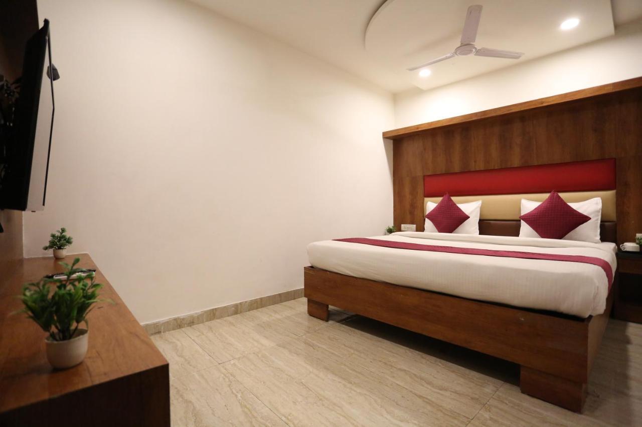 Hotel Sm Suits Near Delhi Airport-Unit By Grand Urban Luxury 新德里 外观 照片