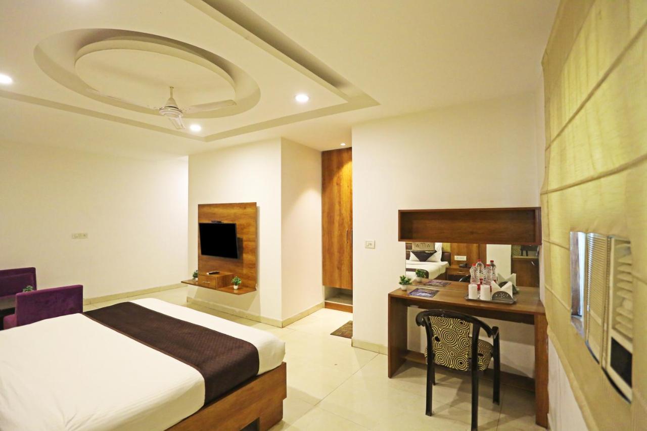 Hotel Sm Suits Near Delhi Airport-Unit By Grand Urban Luxury 新德里 外观 照片