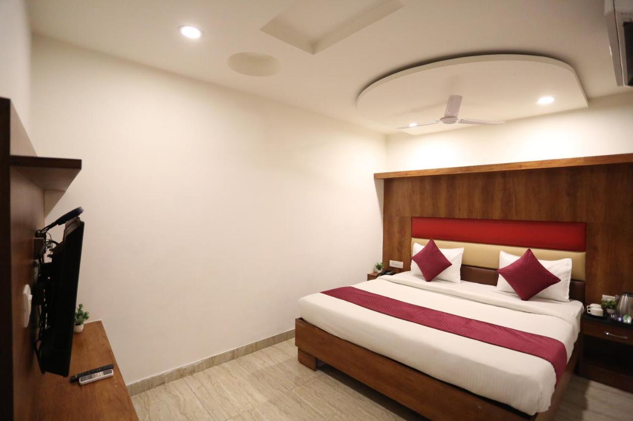 Hotel Sm Suits Near Delhi Airport-Unit By Grand Urban Luxury 新德里 外观 照片