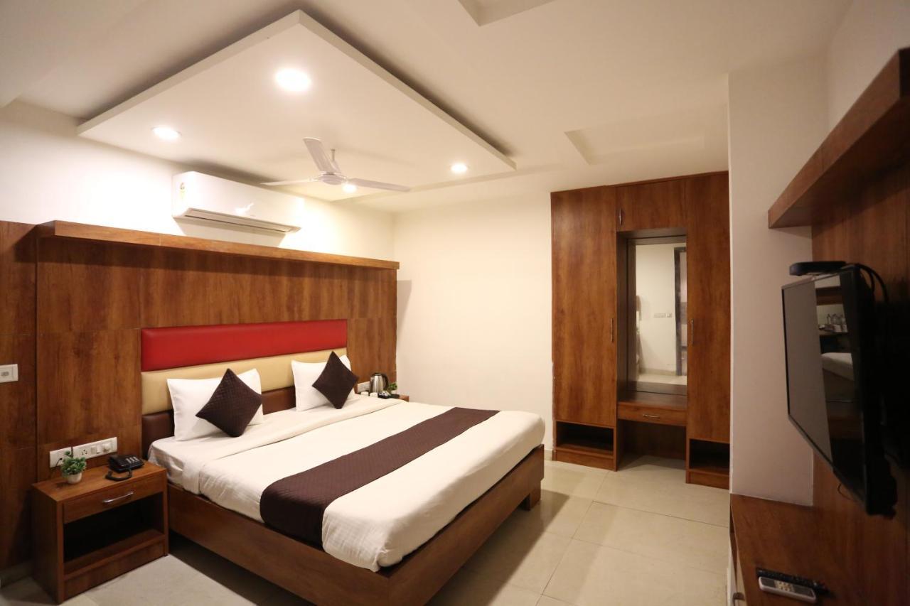 Hotel Sm Suits Near Delhi Airport-Unit By Grand Urban Luxury 新德里 外观 照片