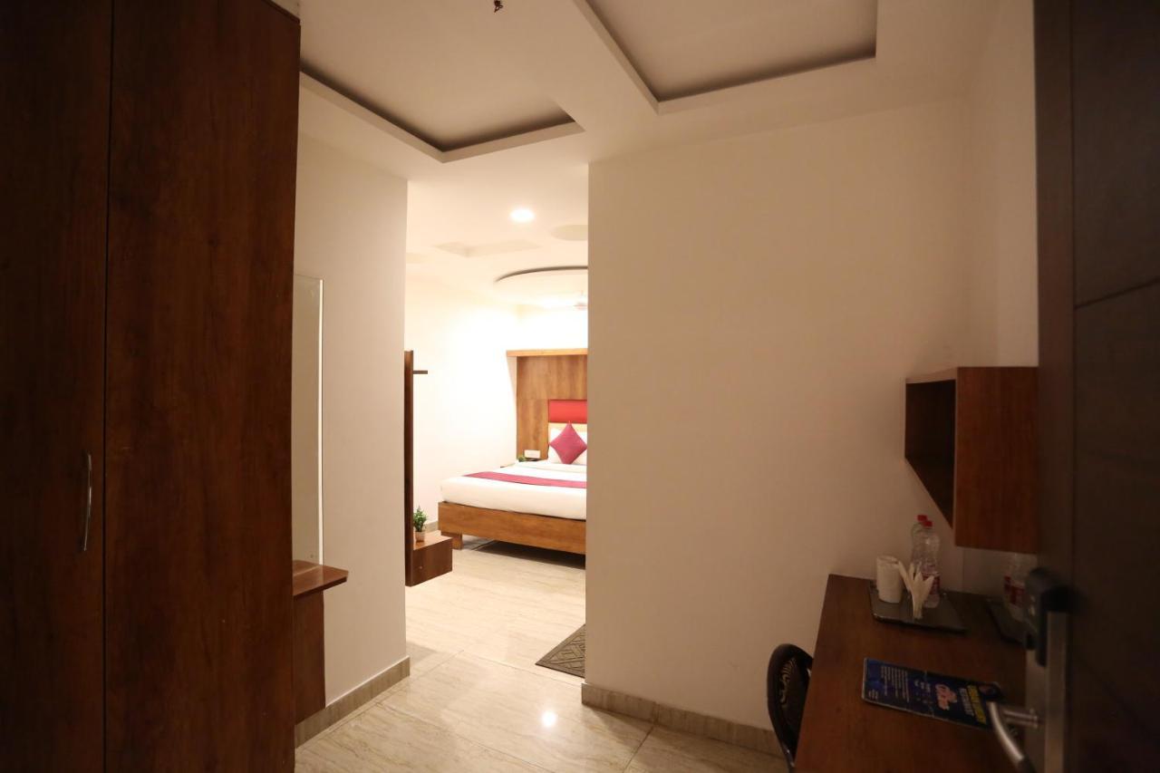 Hotel Sm Suits Near Delhi Airport-Unit By Grand Urban Luxury 新德里 外观 照片